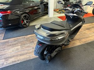 X10 Piaggio 350ccm Bild 4