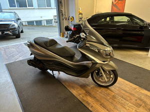 X10 Piaggio 350ccm Bild 6