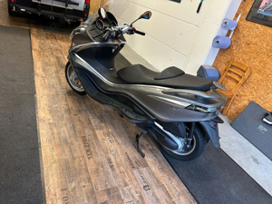 X10 Piaggio 350ccm Bild 2