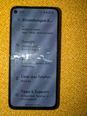 Pixel 4a von Google, ca  3 Jahre alt. Akku müsste evtl. erneuert werden. Preis 30 Euro.