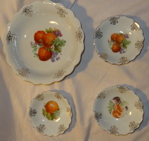 CT Schüssel 4 Stk verschieden Porzellan weiß Golddekor Goldrand Obstdekor gut erhalten Alt Serviecet