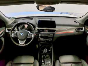 BMW X1 sDrive 20 i xLine+Sport HUD Pano AHK Navi+ Bild 5