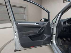 Volkswagen Golf Sportsvan VII Comfortline Pano Xeno RFK AHK Bild 2