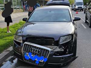 Audi A6 A6 2.4 multitronic Unfall Auto Bild 1