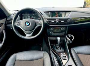 BMW X1 sDrive18i xLine + Autom + Bild 2