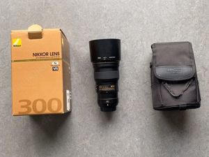  Nikon Teleobjektiv AF-S 300mm f 4 VR PF ED - super Zustand - mint