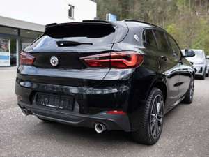 BMW X2 sDrive 20i M-Sportpaket SHZ NAVI LED HUD Bild 2