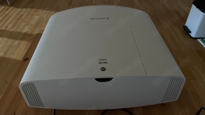 Sony Projektor VPL-VW590ES + Ersatzlampe