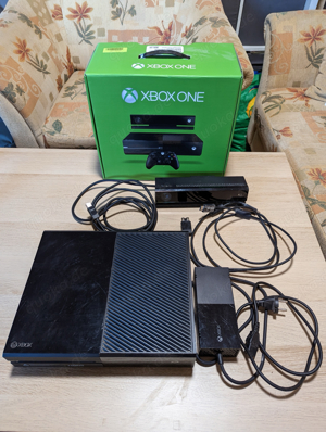Xbox One 500GB mit Kinect und 31 Spielen