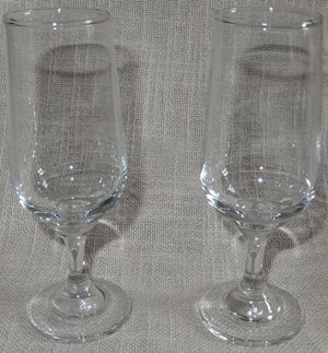 HK Trinkglas Snapsglas 2 Stück Stielglas 0,1l kaum benutzt einwandfrei erhalten Glas  Bild 2