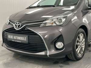 Toyota Yaris Comfort Design-Paket Scheckheft gepflegt Bild 4