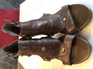 Braune Damen-Schuhe, fast ungetragen, Gr 37-38, 25,- je Paar Bild 3