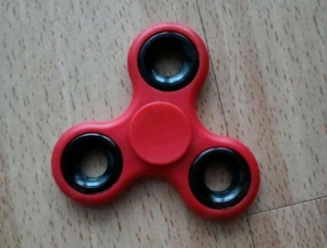 Fidget Spinner, rot oder blau, Zustand: neu