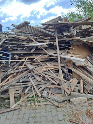 Holz kostenlos abzugeben