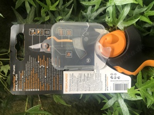 Fiskars P941 Gartenschere NEU