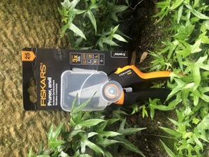Fiskars P941 Gartenschere NEU Bild 2