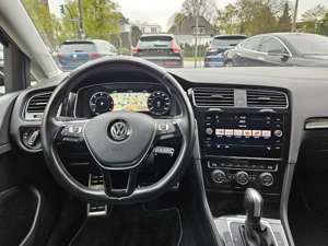 Volkswagen Golf 2.0TDi.LED.VirtTacho.Navi.Cam.FahrAssPlus. Bild 4