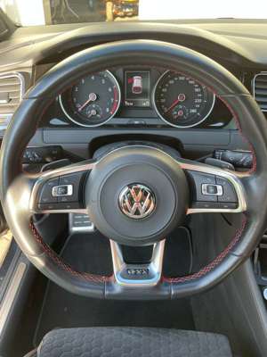 Volkswagen Golf GTI (BlueMotion Technology) DSG Bild 4