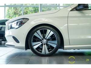 Mercedes-Benz CLA 180 Distronic Pano Night High-Perform-LED Ambiente Bild 5