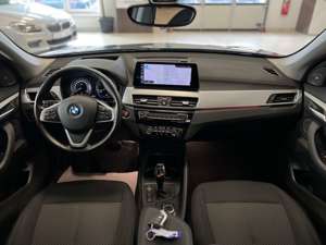 BMW X1 Aut/Navi+/HUD/Kamera/Pan/StopGo/KeyLess/Harm Bild 3