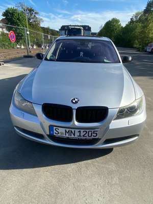 BMW 325 325i//PanoSchiebdach//BiXenon//AutLicht//Regsensor Bild 2