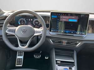 Volkswagen Tiguan 2.0 TDI *R-Line* AHK Pano.-Dach LM-Felgen Bild 3