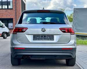 Volkswagen Tiguan Comfortline 4Motion|1.HAND|WENIG KM|ACC|A Bild 5