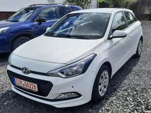 Hyundai i20 Trend * 8 fach bereift * Automatik Bild 1