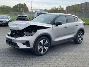Volvo C40 Ultimate Recharge AWD/ car is driving Bild 1
