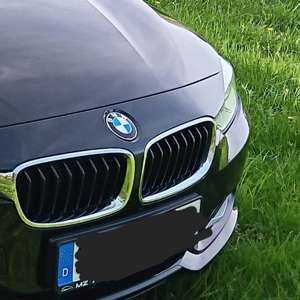BMW 320 320d Touring xDrive Sport Line Bild 2