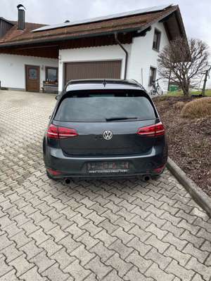 Volkswagen Golf GTI Performance BlueMotion Technology DSG Bild 3
