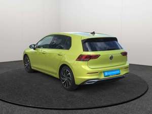 Volkswagen Golf VIII 1.5TSI Active LED Navi ACC Rear View Bild 3