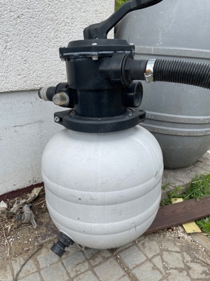 Sandfilter aus Poolanlage 