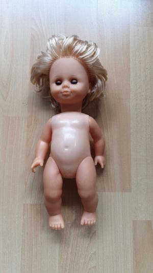 Mädchen-Puppe Bild 1