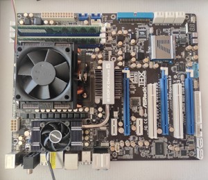 Mainboard Bundle Asrock 890FX Deluxe5 mit Prozessor AMD PhenomII X4 965, Lüfter und Arbeitsspeicher