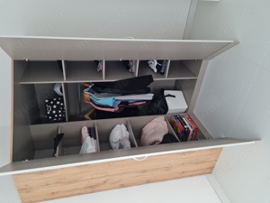 Kleiderschrank