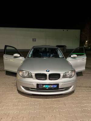 BMW 118 118i Aut. Bild 1
