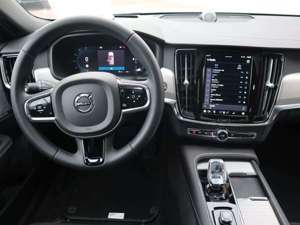 Volvo V90 Cross Country V90 B5 Cross Country Ultimate AWD  SD*BW*StdHz Bild 4