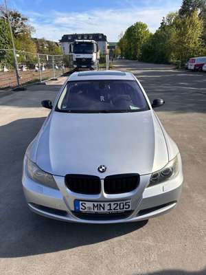 BMW 325 325i//SitzHeiz//PanoSchiebedach//BiXenon//Bordcomp Bild 3