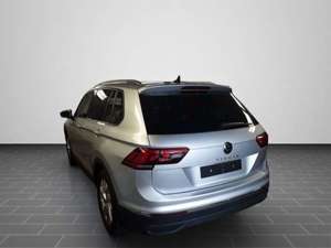 Volkswagen Tiguan ACTIVE 1.5 TSI IQ.DRIVE NAVI LED ACC Park Bild 5