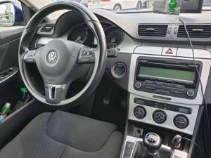 Volkswagen Passat 2.0 TDI DPF BlueMotion Technology Comfortline Bild 5