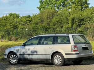 Volkswagen Passat Variant 1.6 Comfortline guter Zustand Tüv Neu Bild 2