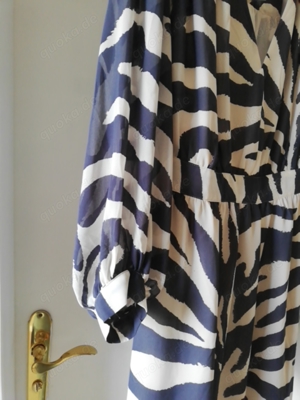 Damen Kleid Animelprint NEU mit Etikett V-Ausschnitt und Bindegürtel Größe XL Bild 4