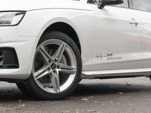 Audi A4 advanced 40 TDI quattro S tronic AHK Bild 5