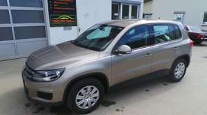 Volkswagen Tiguan Trend 1.-Hand, Scheckheft, 141000km, 8-f Bereift