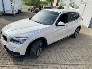 BMW X1 sDrive 20i Sport AT Scheckheft u-frei Xenon SHZ Bild 3