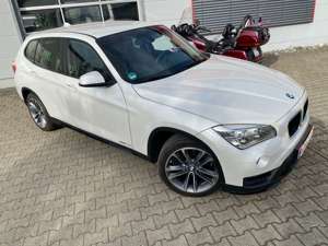 BMW X1 sDrive 20i Sport AT Scheckheft u-frei Xenon SHZ Bild 4