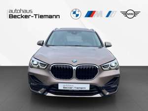 BMW X1 sDrive18d Automatik/Navi/Head-Up/Panorama/AHK Bild 2