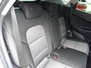 Hyundai TUCSON 1.6 Trend 2 WD AHK, Sitzheizung, Tempomat Bild 4