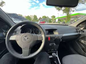 Opel Astra 1.6 Twinport Bild 5